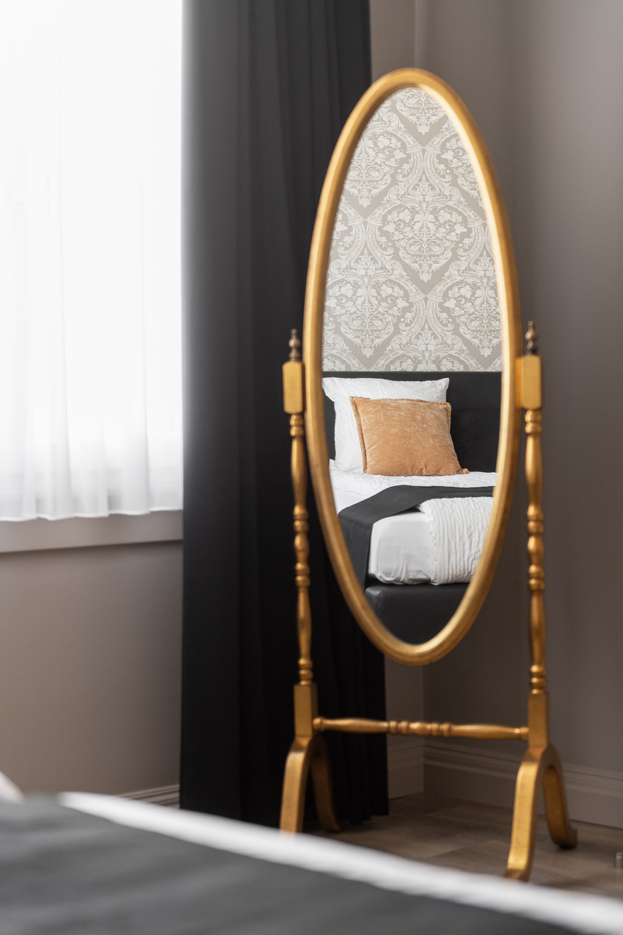 Mirror room Charmant bnb Herenhuis Izegem