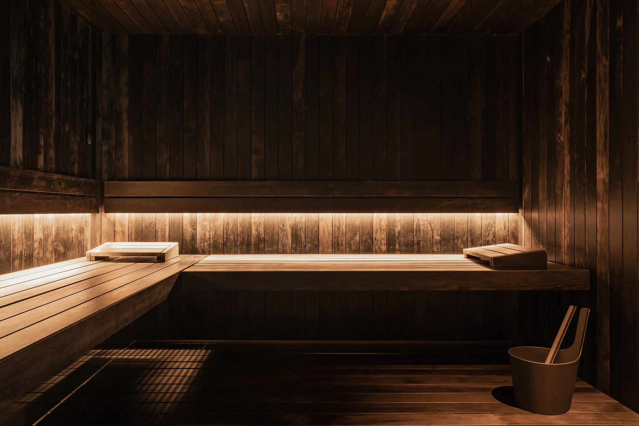 Finse luxesauna met eucalyptus in priv&eacute; wellness Herenhuis Izegem