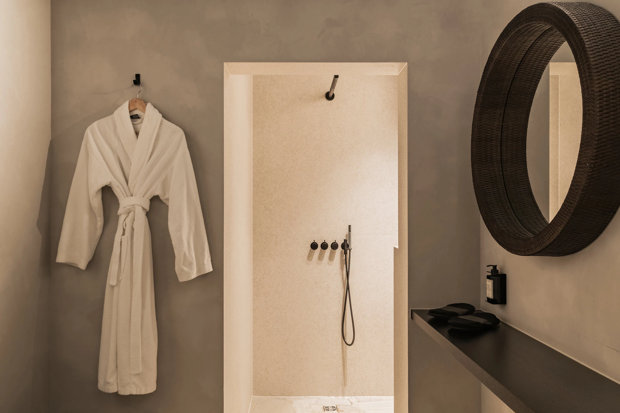 Kleedkamer in priv&eacute; wellness Herenhuis Izegem