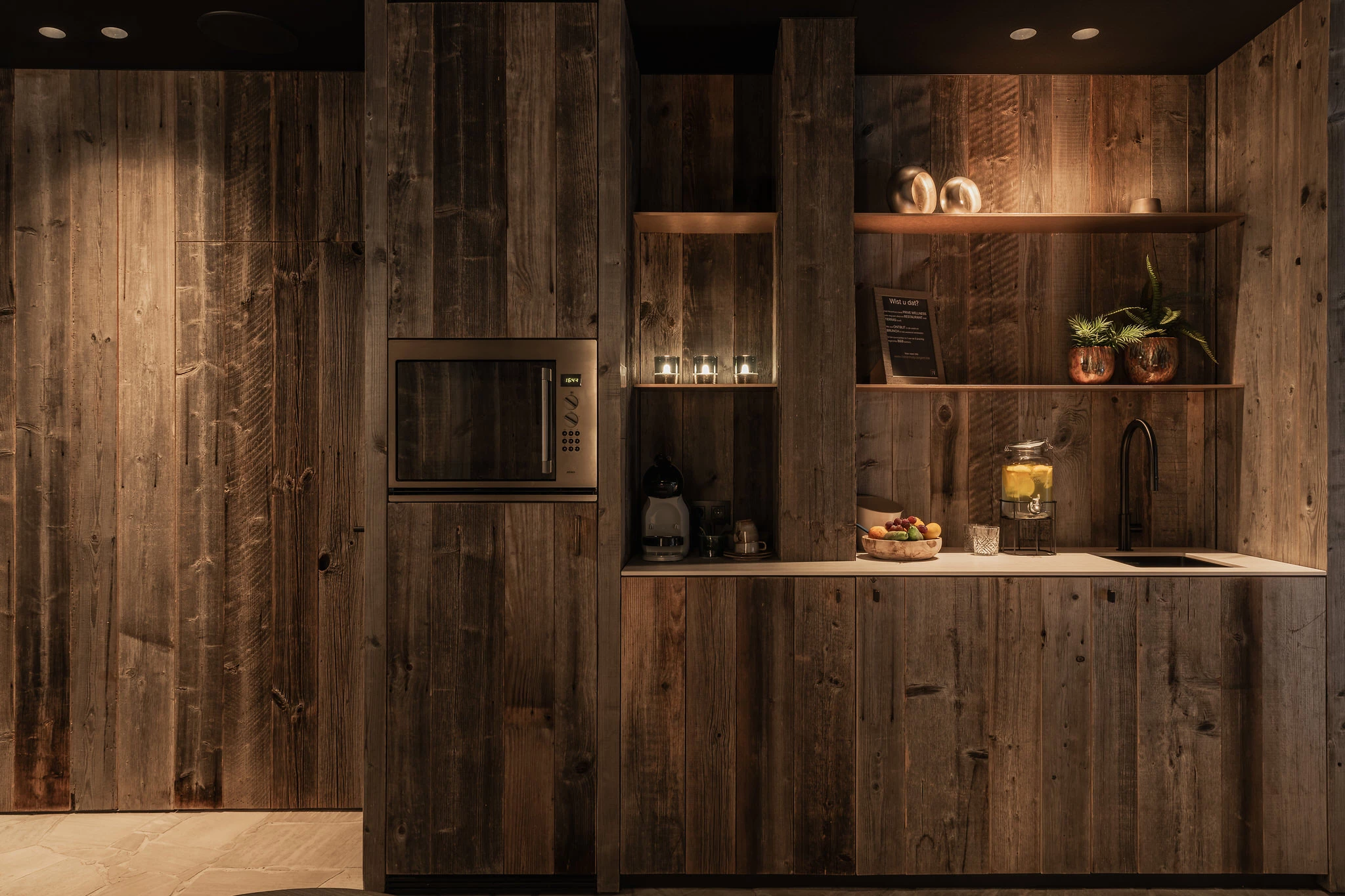Frigo en kast Priv&eacute; wellness Herenhuis Izegem